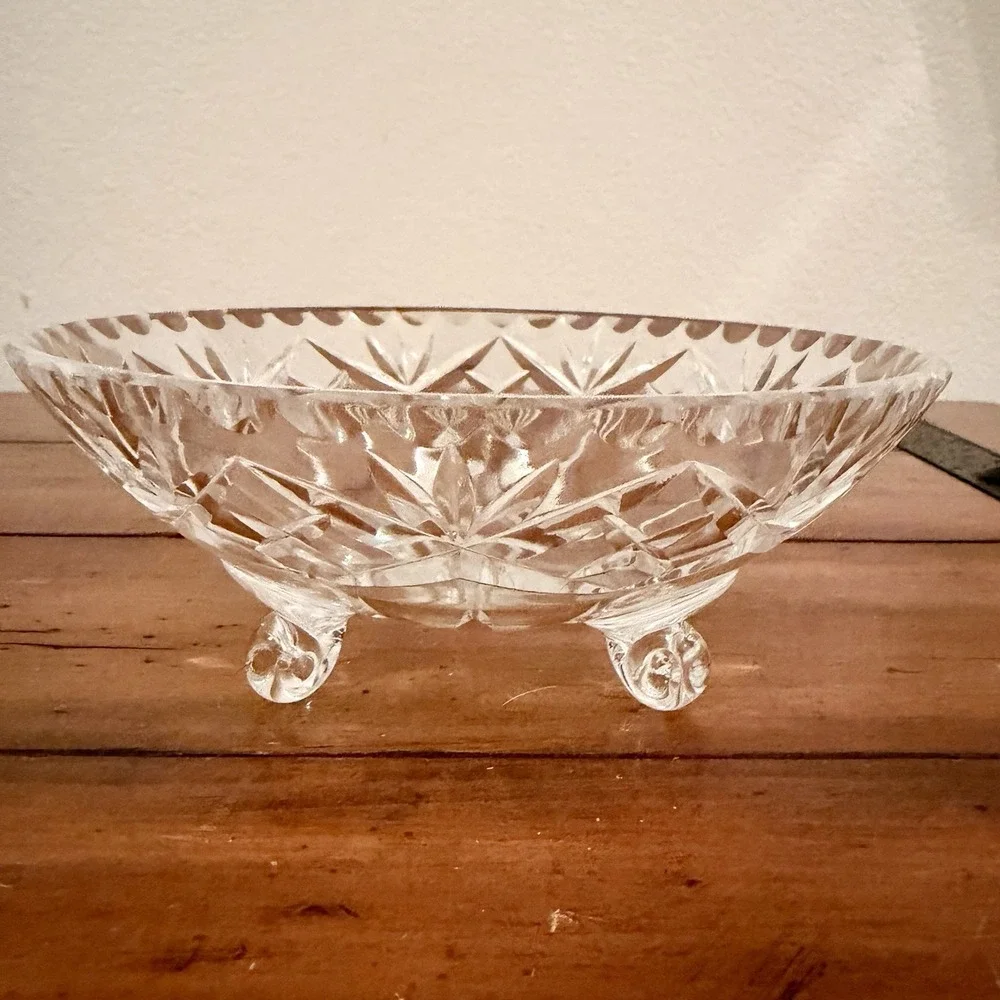 Vintage Crystal‎ Cut Glass Footed Fruit Bowl With Scalloped Edges 9